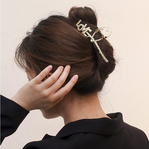 Beautiful Crystal Rose Love Metal Claw Clip - Picture 2 of 6